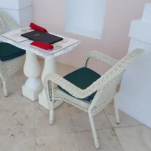 *** Hotel Ocean West Boutique Bahamas